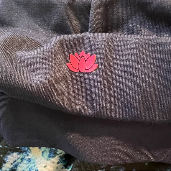 Pink Lotus Tie-Dye Racerback Sports Bra - Size Small - Picture 4 of 5